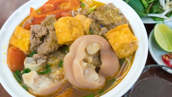 Quỳnh Thư - Bún Riêu Cua