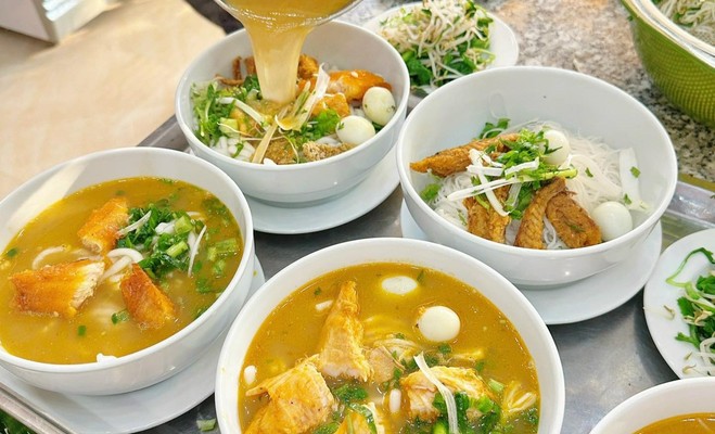 Bánh Canh Cá Lóc Cố Đô Huế CS2 - Lê Duẩn