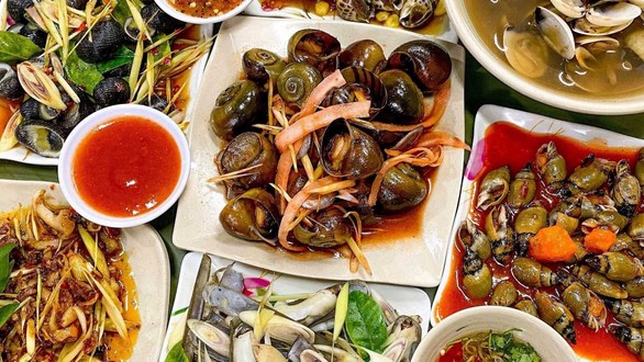 Ốc Đêm Bình Dân - 01 Trần Phú