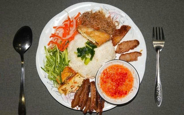 Quán Chay Hương Nghĩa - Cơm Tấm & Bánh Mì - Nguyễn An Ninh