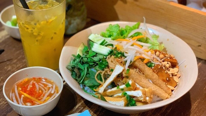 Hủ Tiếu Chay Cây Đề - Nguyễn Sơn