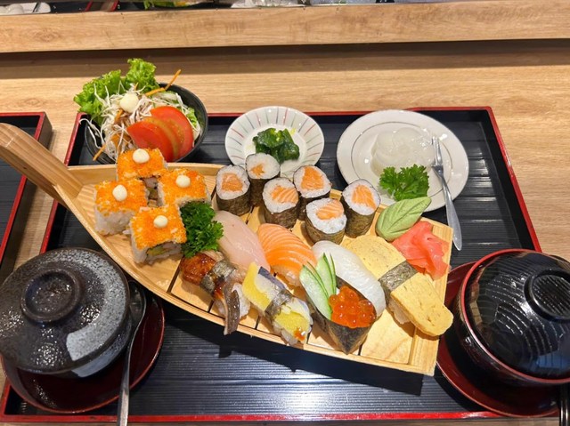 Nhà Hàng Nhật Bản TORU