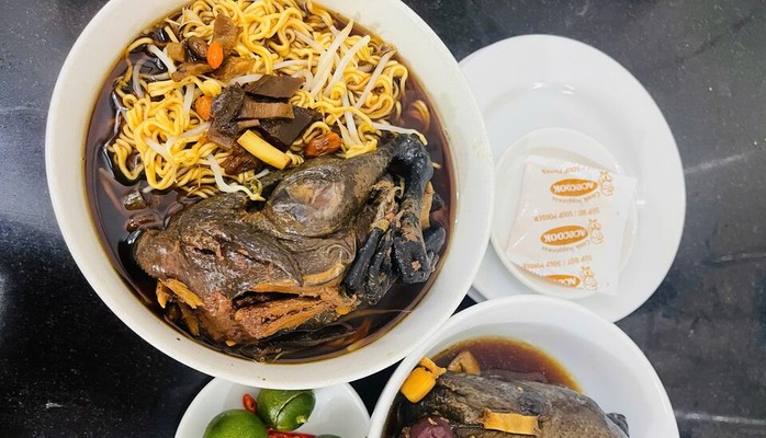 Bùi Xuyên - Bánh Cuốn Nóng & Gà Tần