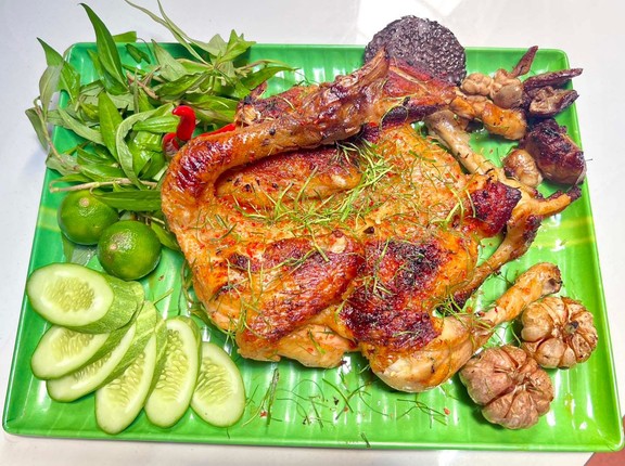 GÀ TOÀN Ô THƠM - Nguyễn Khuyến