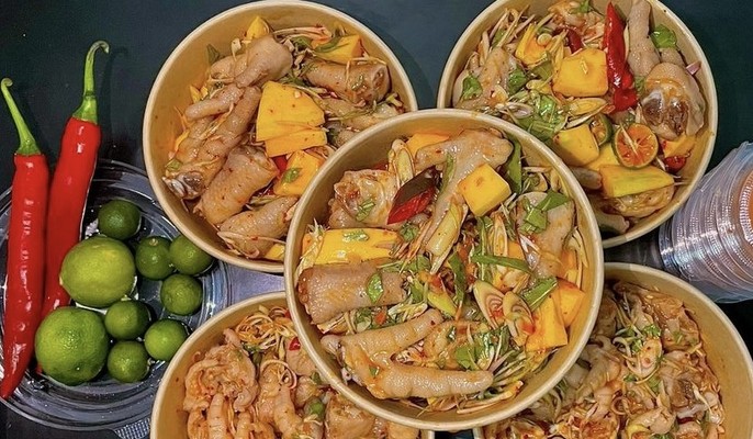 Ăn Vặt Cô Út - Cá Viên Chiên & Lạp Xưởng Nướng Đá - Bình Đức 2