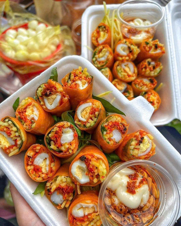 Trạm Ăn Vặt Mèo Ú