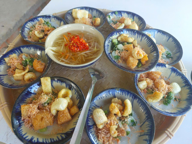Bánh Bèo Nóng - Cô Ba