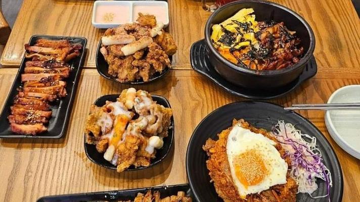 CHICKEN STREET - GÀ RÁN, KIM BAP  & TOKBOKKI - Đô Nghĩa