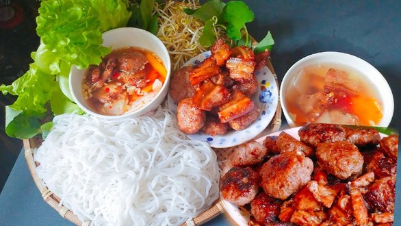 Bún Chả - Quán Dâu Tây