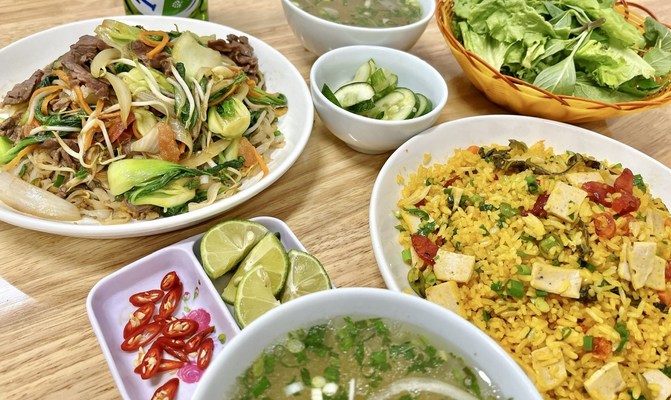 Thành Đạt - Phở Bò & Cơm Rang