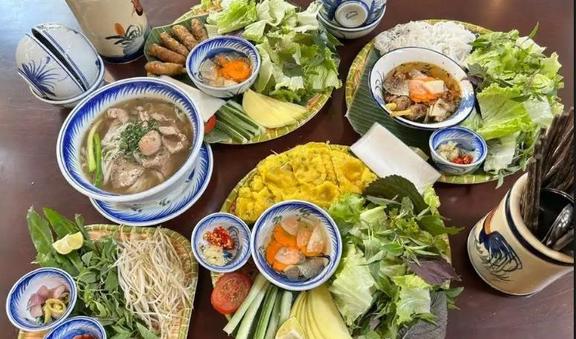 Lửa Việt Restaurant - 42B Lâm Hoành