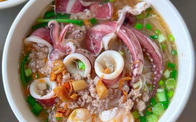 Quán Chế Nấu - Hủ Tiếu Mực & Chả Mực Nhà Làm