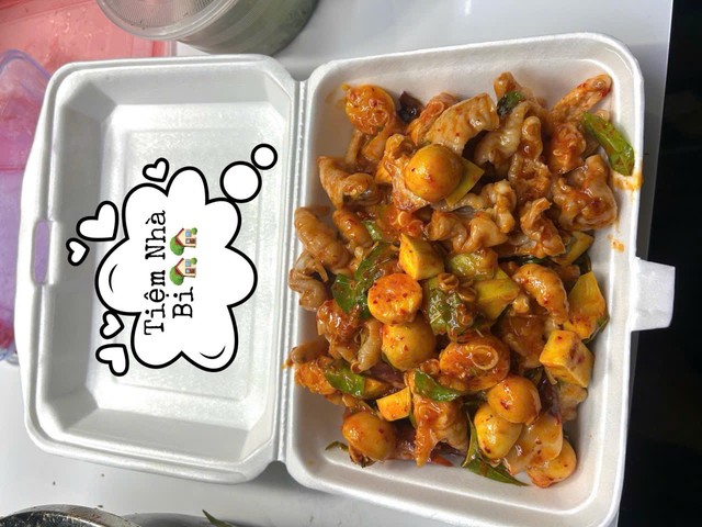 Tiệm Nhà Bi - Chân Gà Sốt Thái & Gà Ủ Muối - Khu Ăn Vặt