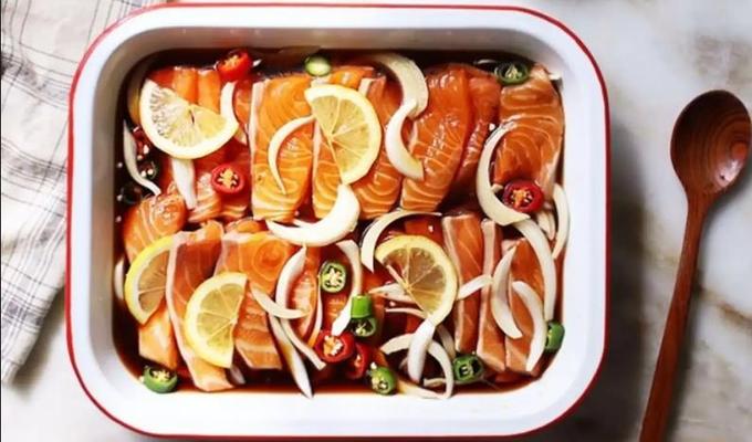 Chihiro - Cơm Cá Hồi Ngâm Tương