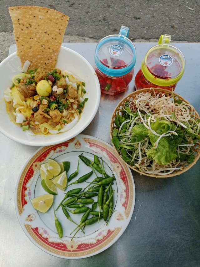 Mì Quảng Gà Liên - Chợ Hòa Thọ Tây