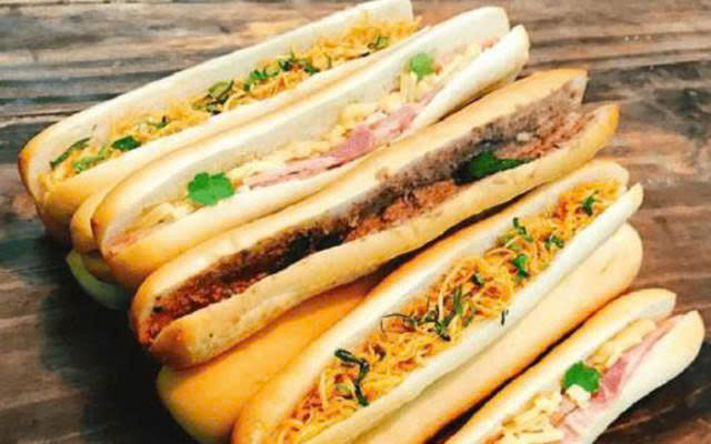 Minh Quyên - Bánh Mì, Hamburger & Đồ Ăn Vặt
