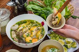 Phở Tái Gà Hàng Trống