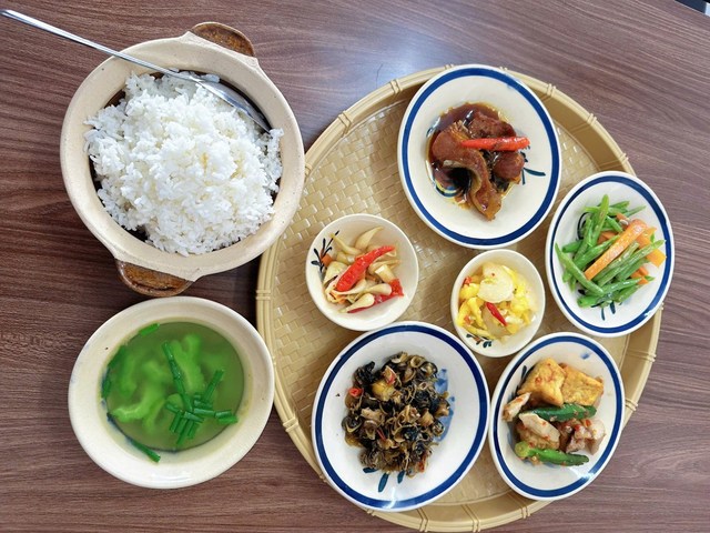 Cơm Nhà An - 200 Lê Thanh Nghị