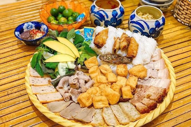 Bún Đậu Mắm Tôm & Ram Cuốn Cải Mộc An