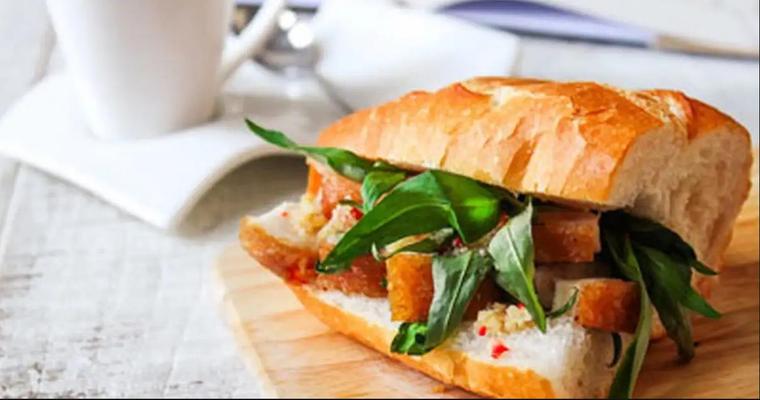 Yên Chí - Bánh Mì Heo Quay - Phan Chu Trinh