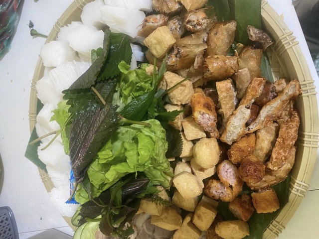 Bún Đậu Mắm Tôm Cô Hà - Hoàng Bá Bích