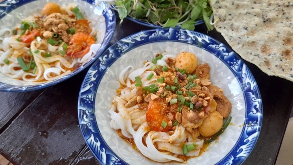Mì Quảng Phú Chiêm - Bích