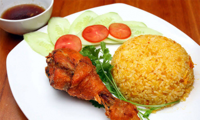 Huỳnh Hoa - Cơm Gà Xối Mỡ & Gà Cay Sốt Phô Mai
