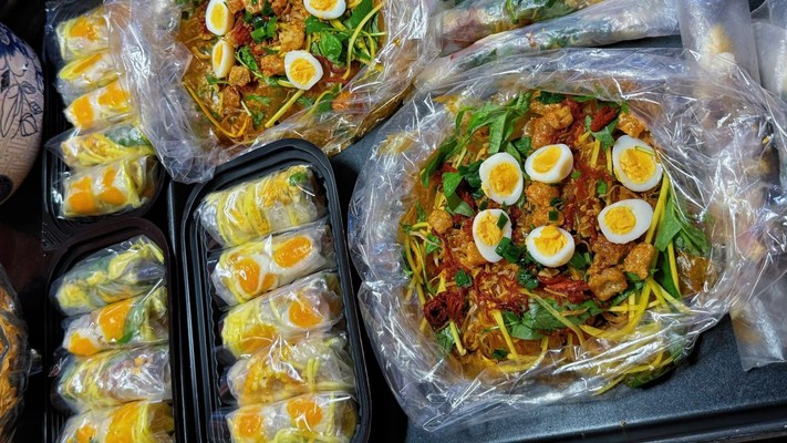 Chỗ Bánh Tráng Trộn & Cuộn - Liên Huyện