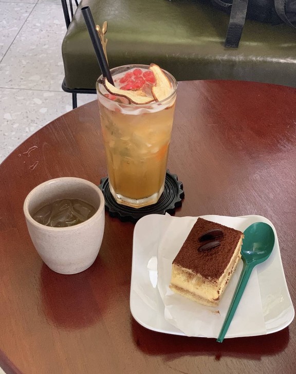 Neko Bakery & Coffee
