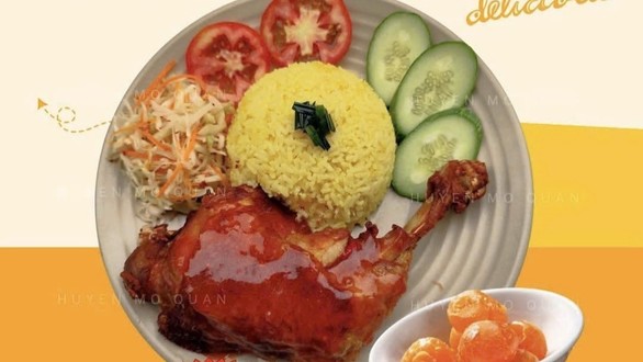 Cơm Gà Sốt Đa Nhân Cách