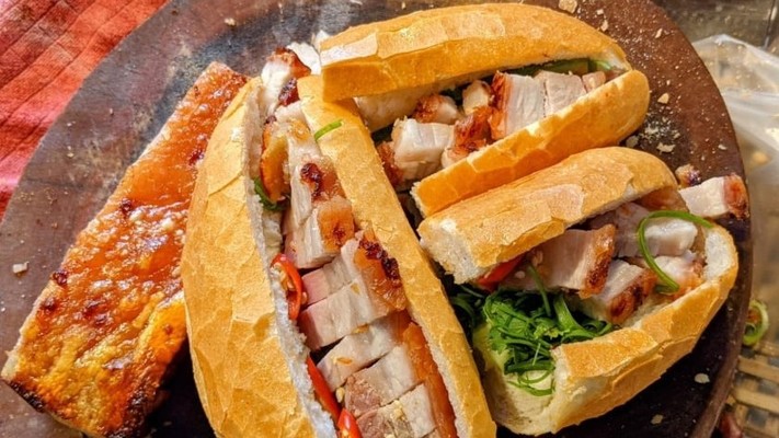 Bánh Mì Heo Quay & Bánh Ngọt Hoàng Phát