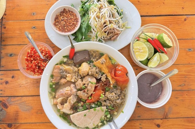 Bún Riêu Út Diễm - Dĩ An