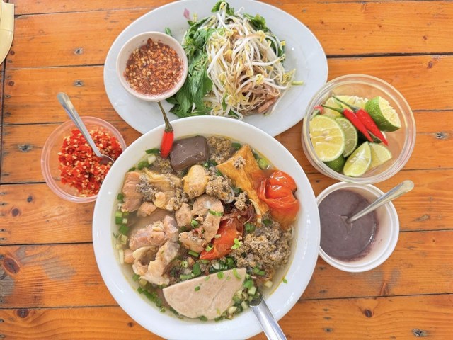 Mì Quảng, Bún Riêu & Canh Bún - Trang Nguyễn