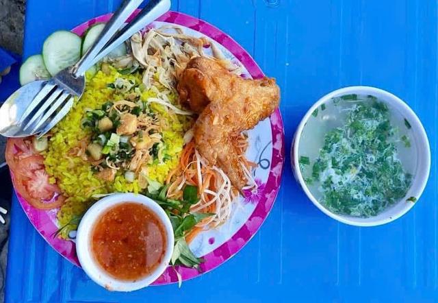 CƠM GÀ GIA VỊ - 50 NGÔ ĐẾN