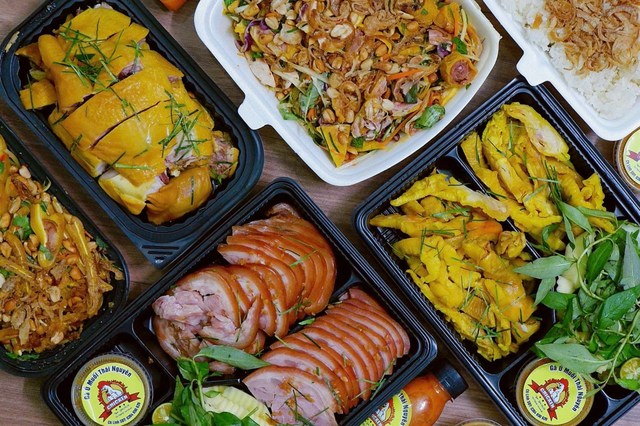 Gà Ủ Muối Cô Linh Food - 19 Nguyễn Thị Minh Khai
