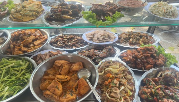 Cơm Châu Tuấn - 36 Tôn Thất Tùng