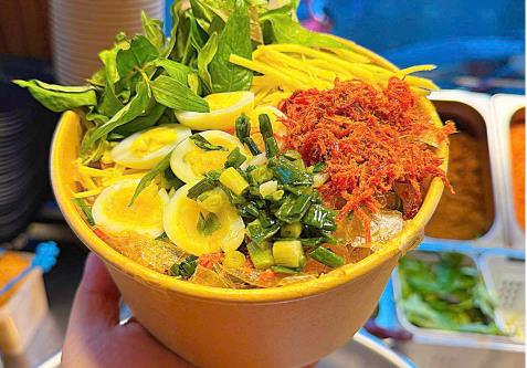 Tiệm Đồ Ăn Vặt Diễm - Huỳnh Văn Nghệ