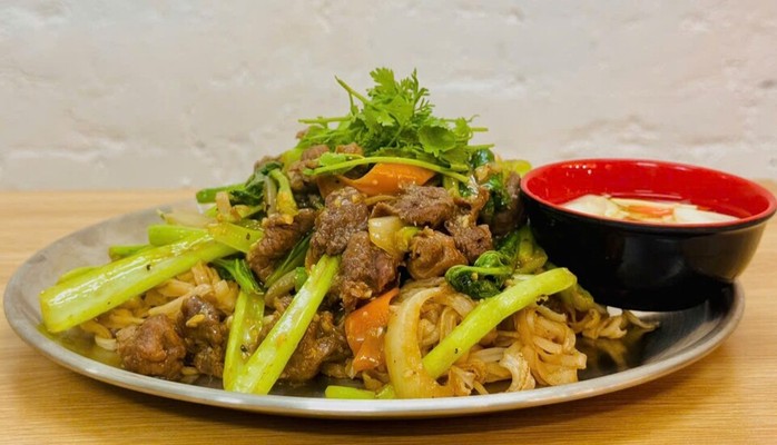 XuâHân Quán - Phở Xào, Cơm Rang & Lẩu Tôm Bầu