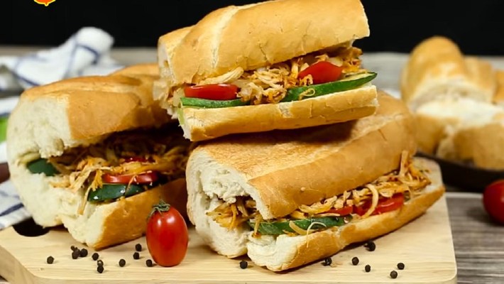 Bánh Mì 30 - Bánh Mì Gà Rô Ti 24/24 - Huỳnh Tịnh Của