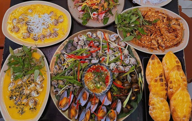Ốc Nâu Seafood - Hải Sản Tươi Sống - 271 Điện Biên Phủ