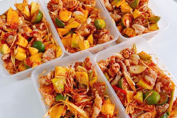 Chân Gà Sứa Sốt Thái - Bé Gạo