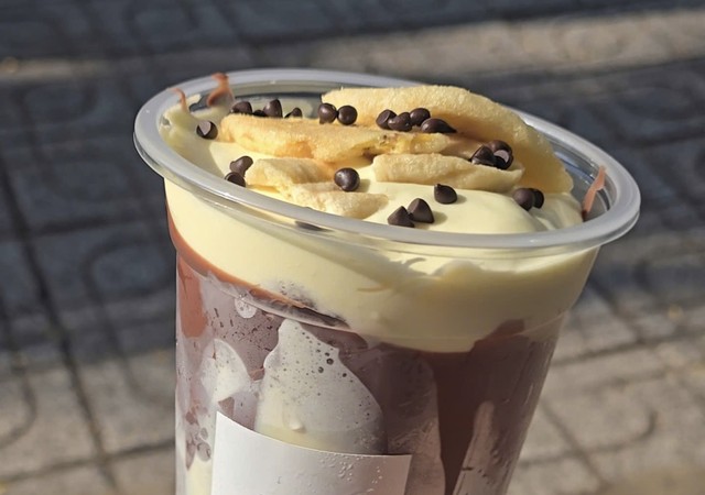 Cái Tiệm Số 8 - Huỳnh Văn Nghệ