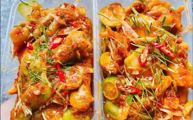 Ăn Vặt Linh Nhi - Chân Gà Sốt Thái & Lạp Xưởng Nướng Đá
