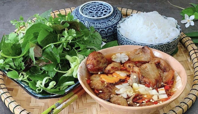 Bún Chả Tiến Phương - 83 Hùng Vương
