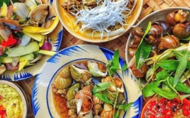 Nghệ Tĩnh Quán - Ốc Hấp & Ram Bánh Mướt - Nguyễn Du