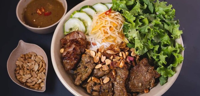 Thế Giới Bún Mắm Nêm - Phan Văn Hân