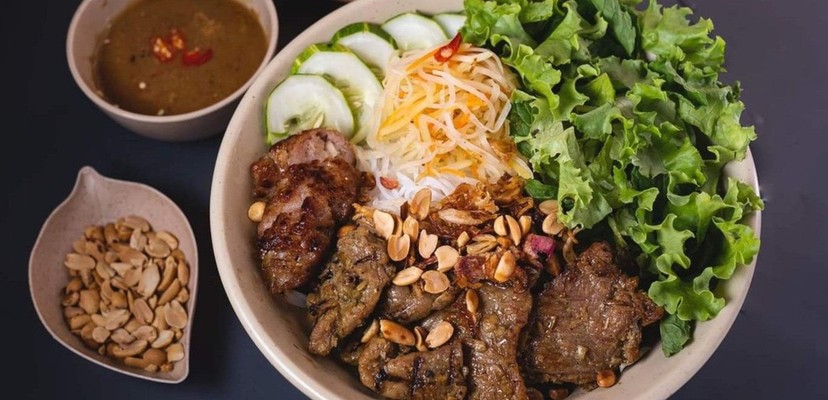 Thế Giới Bún Mắm - Phan Văn Hân