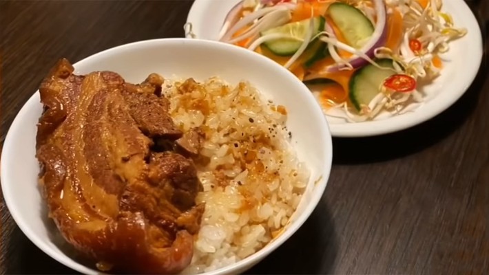 Bánh Mì, Xôi & Pate Cân - Tiệm Nhà Linh
