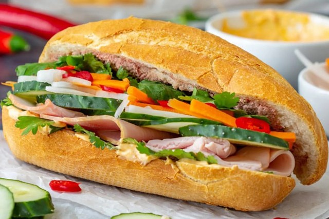 Anh Quân Bakery - 96 Văn Tiến Dũng