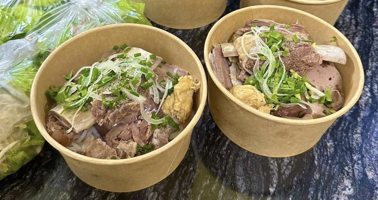 Bún Bò Huế Phong Nguyên - 70 Ngư Hải